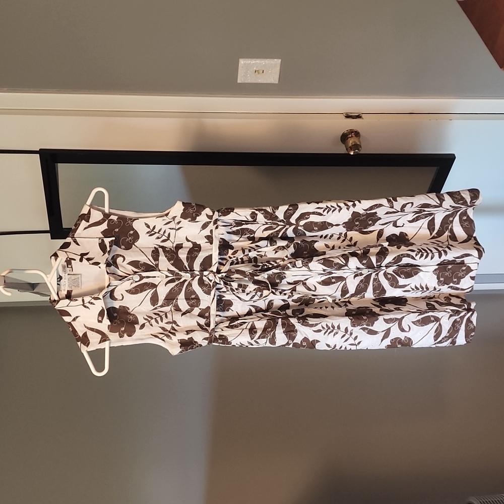 Maggy London Size 4 brown and white floral dress